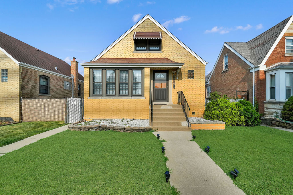 Property Photo: 6452 S Knox Avenue IL 60629