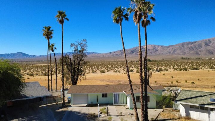 Property Photo:  3187 Hook Ct  CA 92004 