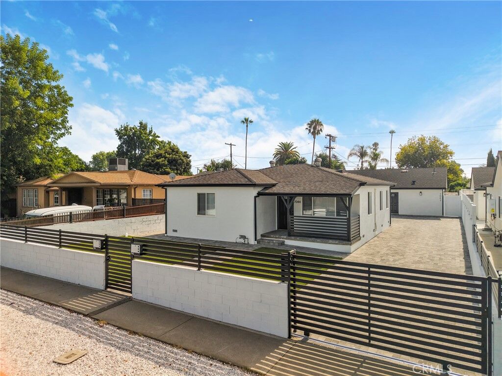 Property Photo:  7044 Tyrone Avenue  CA 91405 