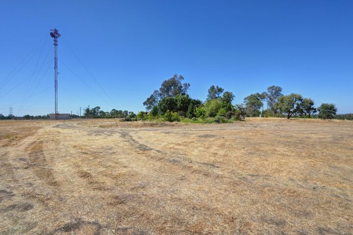 Property Photo: 9472 Rogers Road CA 95829