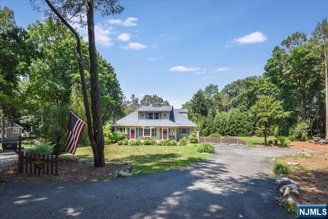 Property Photo:  39 Circle Avenue  NJ 07470 