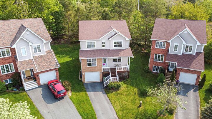 Property Photo: 48 Gorsebud Close NS B3S 1P6