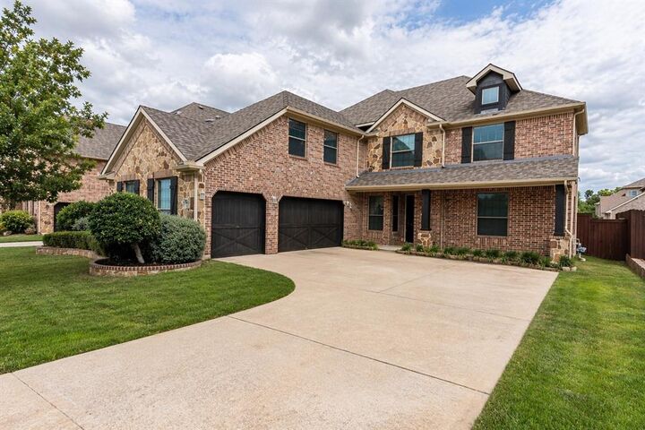 Property Photo: 1640 Bradford Grove Trail TX 76248