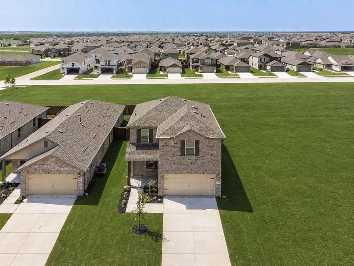 Property Photo: 14134 Bacton Road TX 76258