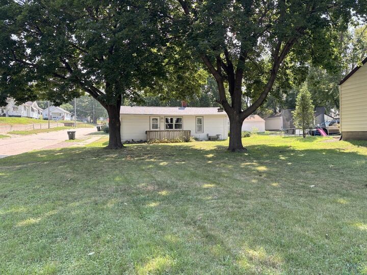 Property Photo:  1800 S Hennepin Street  IA 51106 
