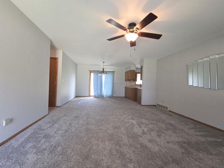 Property Photo: 322 Lakeshore Dr. SD 57049