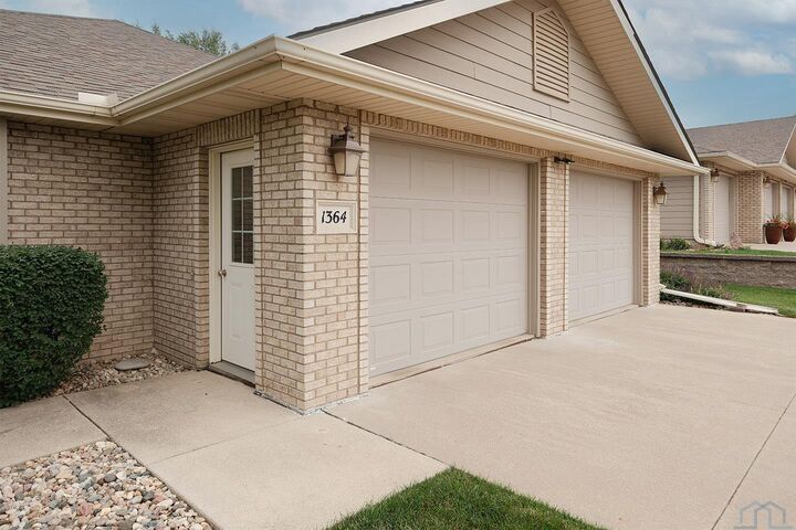 Property Photo:  1364 7th Avenue SE  IA 51250 