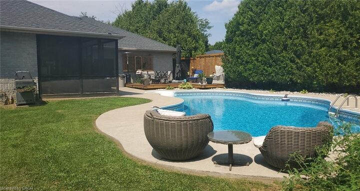 Property Photo: 2 Irongate Drive ON N3L 4G4