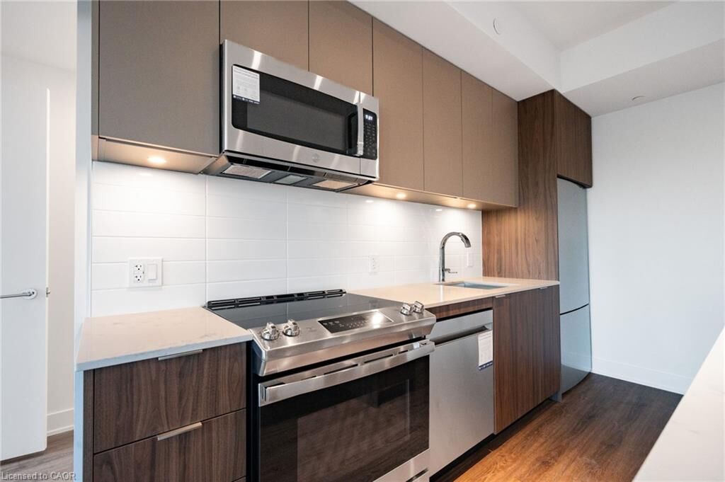 Property Photo: 500 Upper Wellington Street 520 ON L9A 0C7