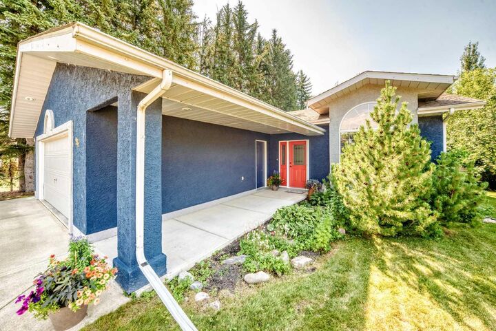 Property Photo:  94 Hathaway Lane  AB T4L 1T4 