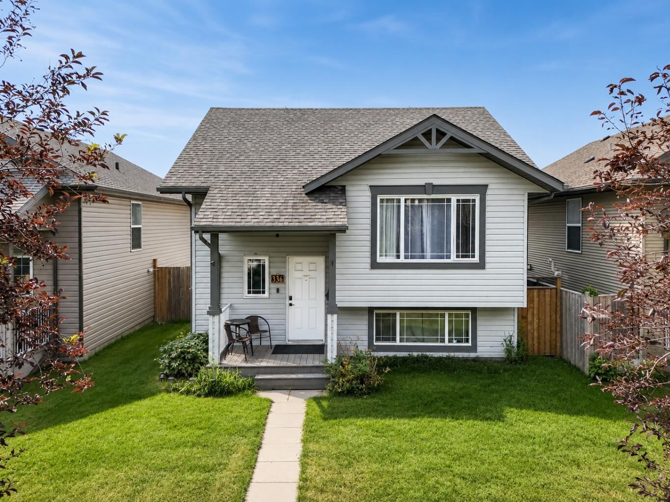Property Photo:  336 Kingston Drive  AB T4P 0H2 