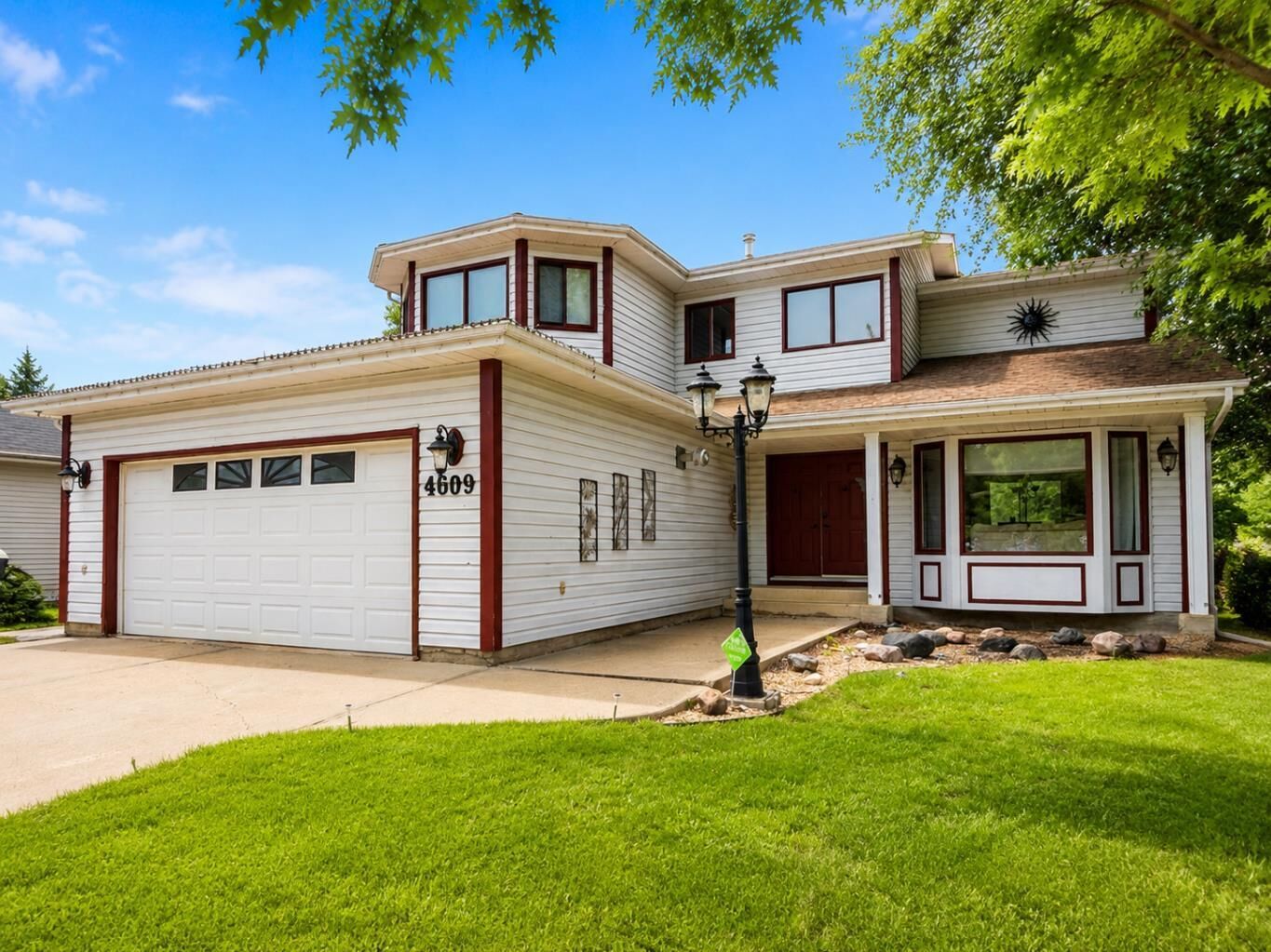 Property Photo:  4609 Champagne Drive  AB T9S 1J5 