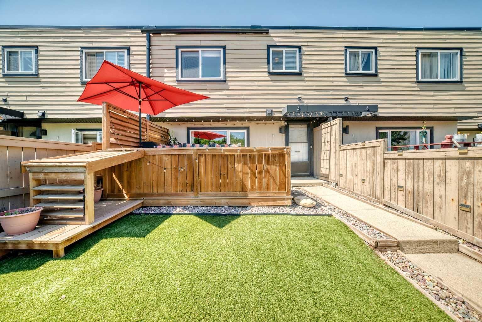 Property Photo:  3809 45 Street SW 3  AB T3E 3H4 