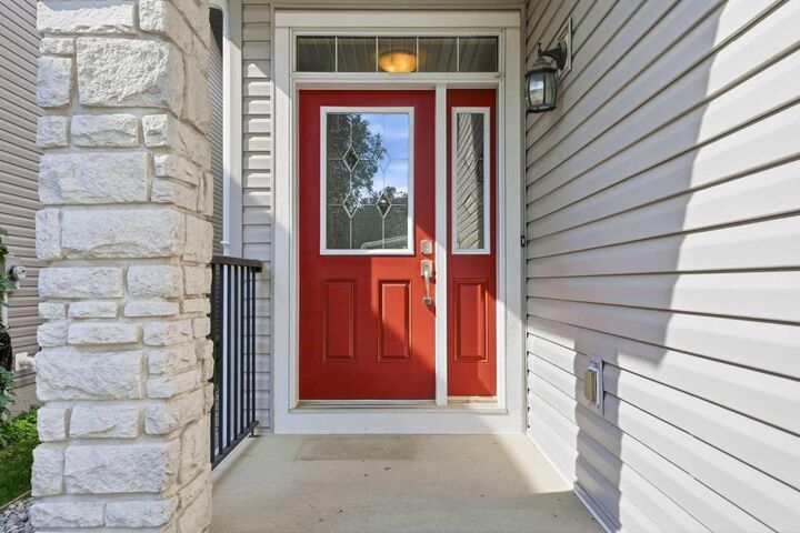 Property Photo: 80 Sherwood Crescent NW AB T3R 0G2