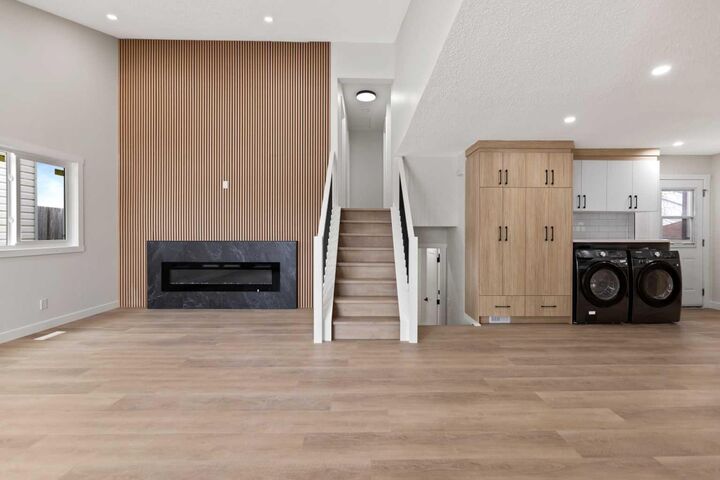 Property Photo:  2031 24 Avenue NE  AB T2E 8H4 