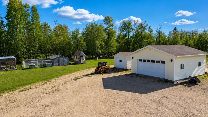 Property Photo: 113033 Township Road 592 42 AB T7S 2A1