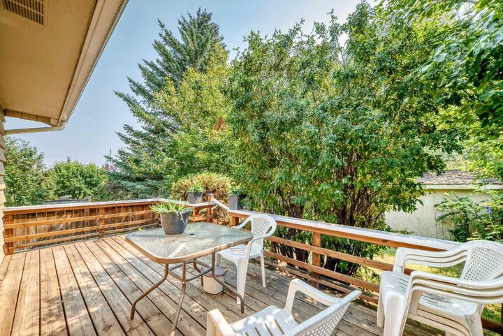 Property Photo: 6437 Coach Hill Road SW AB T3H 1B5