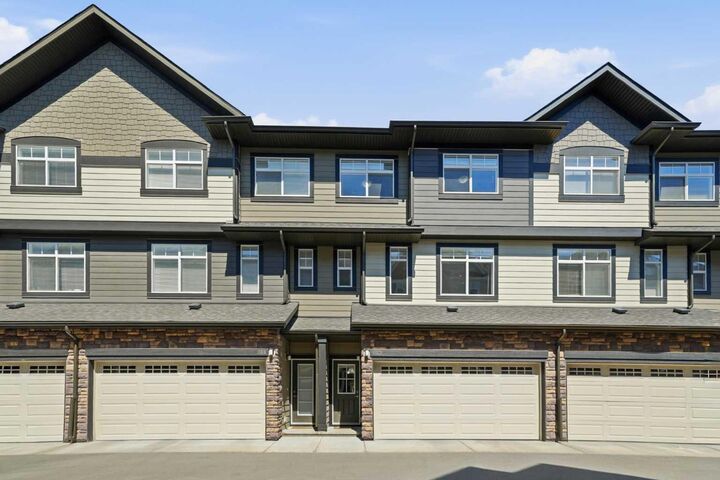Property Photo: 312 Wentworth Row SW AB T3H 1W7