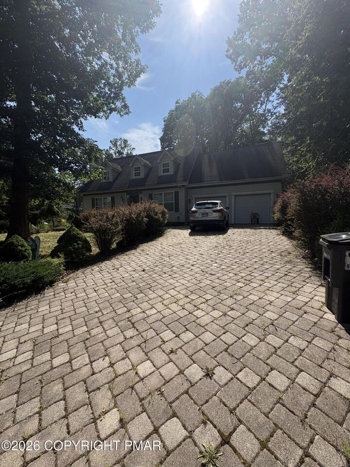 Property Photo:  174 Pasquin Drive  PA 18301 