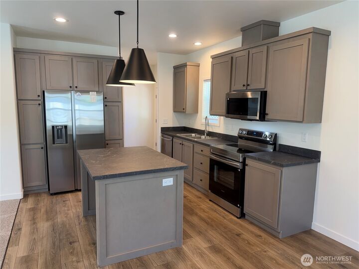 Property Photo:  31600  126th Avenue SE 63  WA 98092 