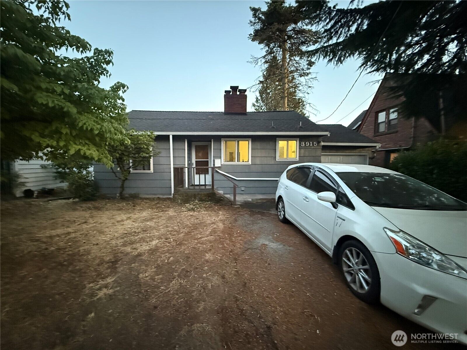 Property Photo:  3915 S Burns Street  WA 98118 