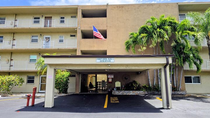 Property Photo:  330 NE 26th Avenue 3120  FL 33435 
