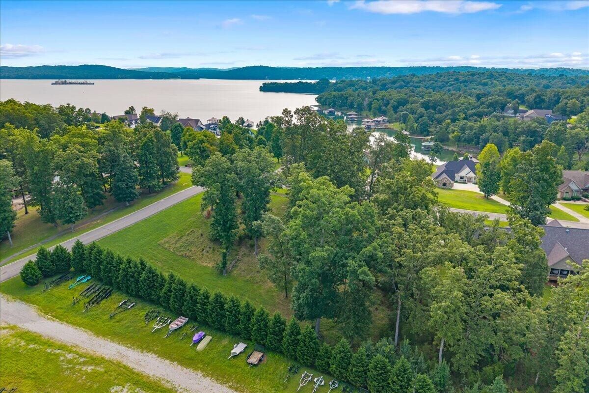 Property Photo: 421 Waterfront Way TN 37381