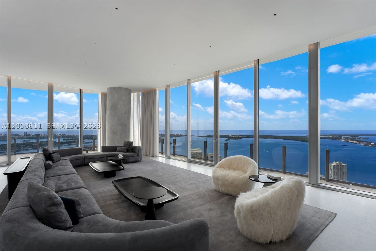 Property Photo:  300 Biscayne Boulevard Way 5801C  FL 33131 