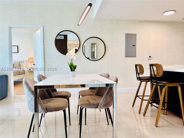 Property Photo: 90 SW 3rd St 3902 FL 33130