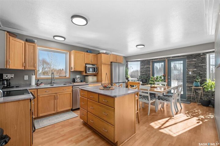 Property Photo: 808 Lakeridge Drive SK S6V 5R3