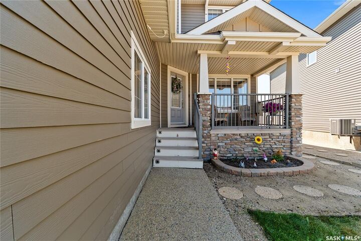Property Photo:  218 Brookview Drive  SK S4Y 0B2 