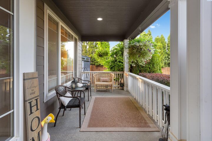 Property Photo: 1155 Viewmont Court WA 99352