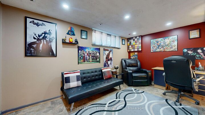 Property Photo:  2651 Aquitaine Avenue 64  ON L5N 1V5 