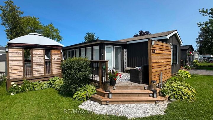Property Photo: 225 Platten Boulevard 420 ON L9L 1B4