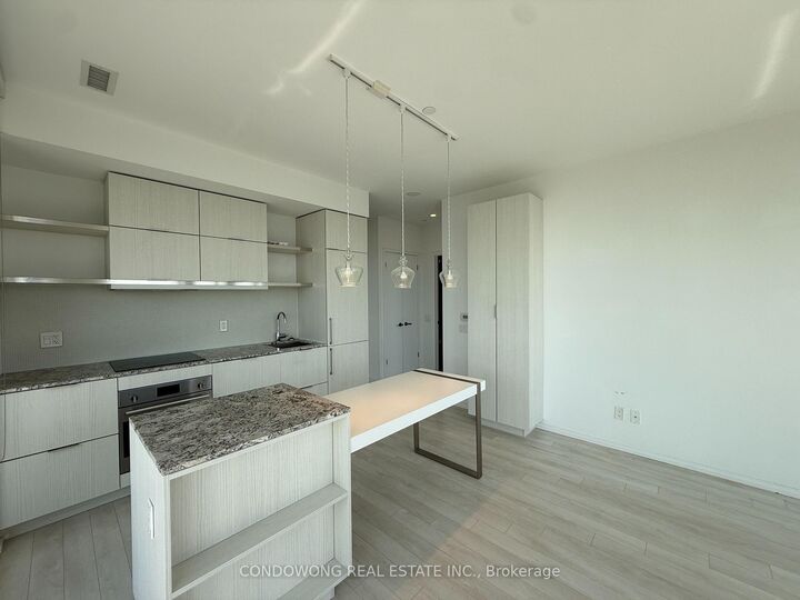 Property Photo: 197 Yonge Street 4505 ON M5B 0C1