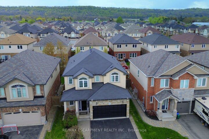 Property Photo:  74 Lampman Drive  ON L3M 0E7 