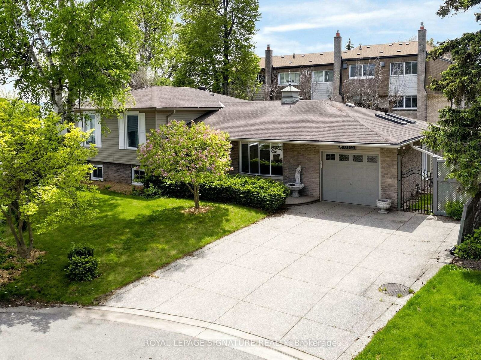 Property Photo:  2094 Water's Edge Drive  ON L6L 1A4 
