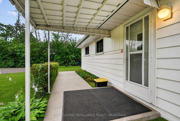 Property Photo: 2871 Burbrook Road ON K7P 2Y7