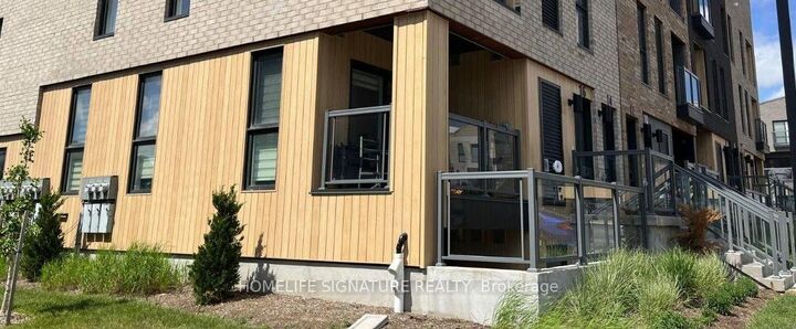 Property Photo:  16 Urbane Boulevard  ON N2E 0J4 