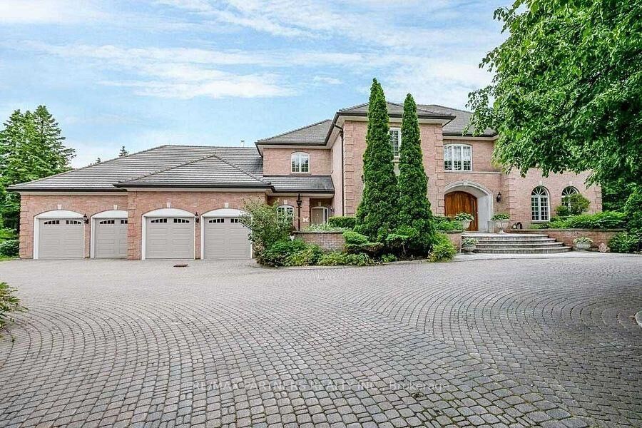 Property Photo: 11 Jarvis Avenue ON L4G 6W8