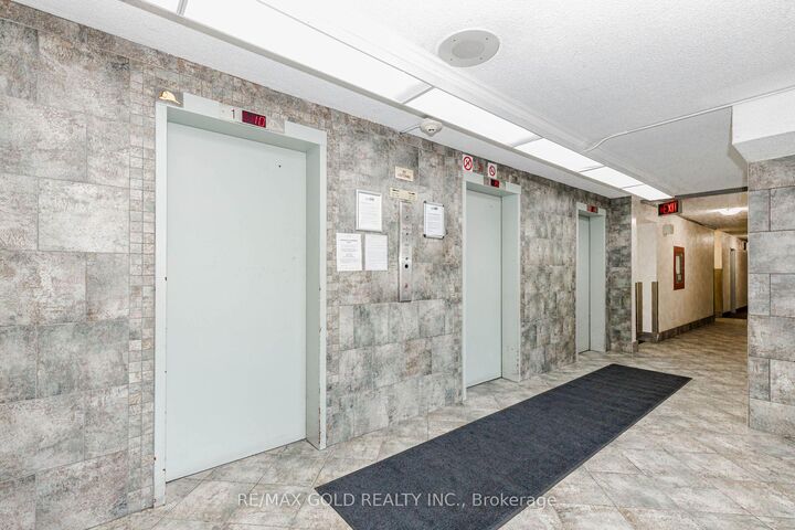 Property Photo: 17 Knightsbridge Road 905 ON L6T 3X9