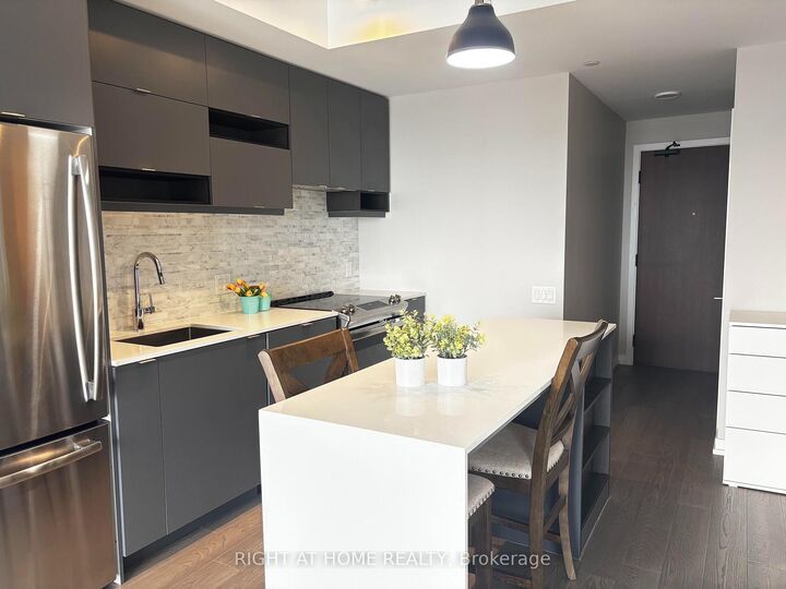 Photo de la propriété:  4065 Confederation Parkway 3707  ON L5B 0L4 