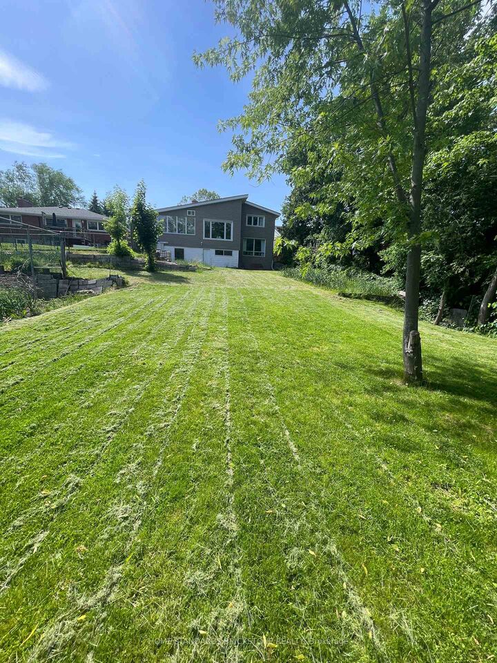 Property Photo: 72 Mountain Avenue N ON L8G 3P5