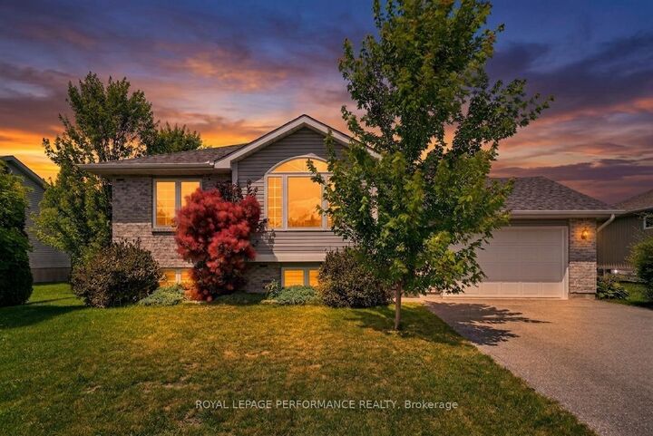 Property Photo:  79 Hickory Street  ON K0C 1M0 