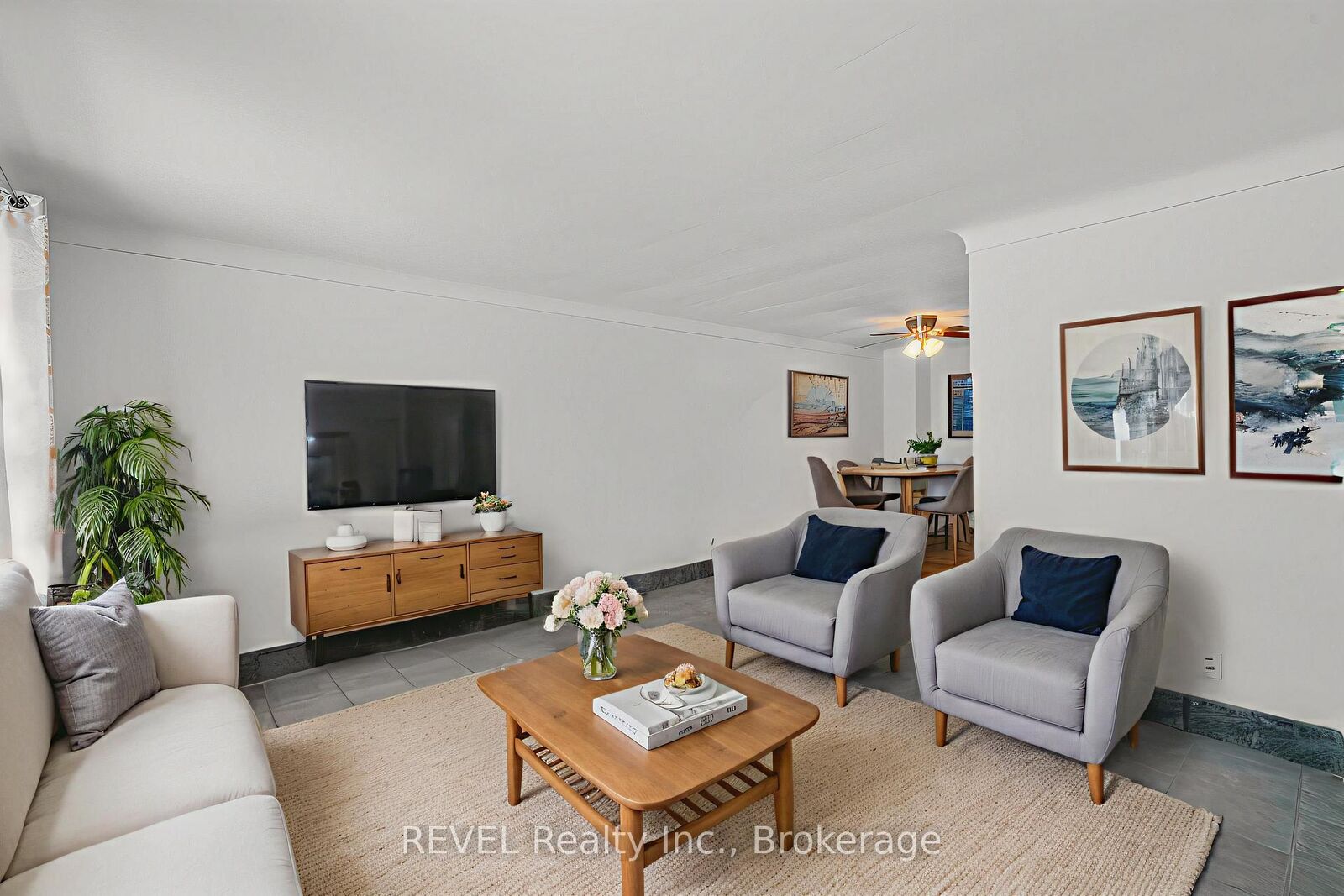 Property Photo: 552 First Avenue ON L3C 1Z3
