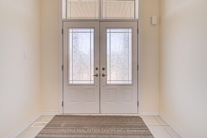 Property Photo: 407 Dolman Street ON N0B 1M0