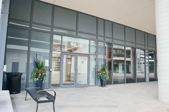 Property Photo: 9618 Yonge Street 1008 ON L4C 0X5