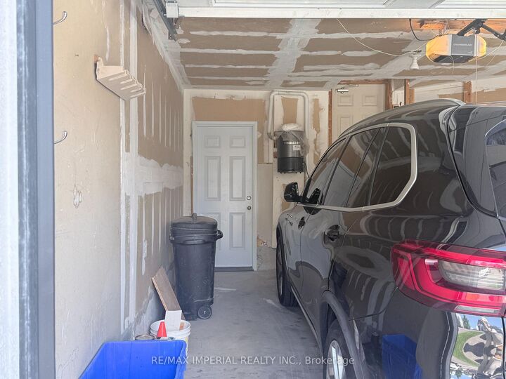 Property Photo:  17 Deerwood Crescent  ON L4E 4B8 