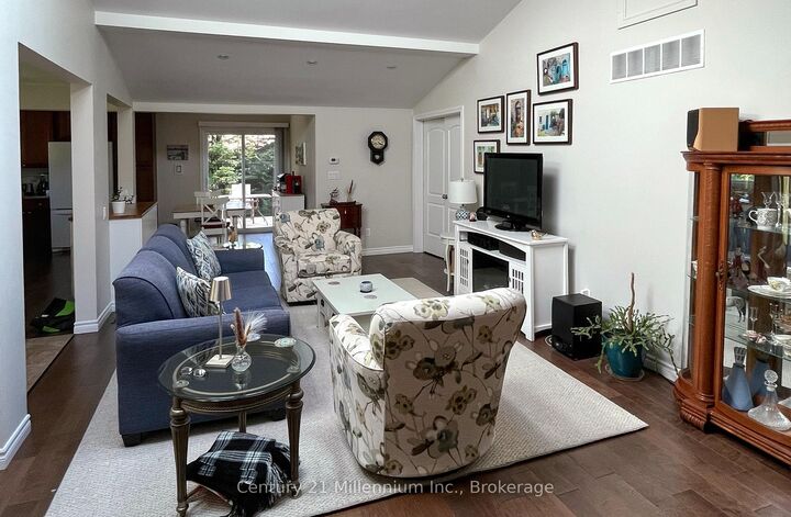 Photo de la propriété: 58 Cedarlane Drive ON L9Z 2S1