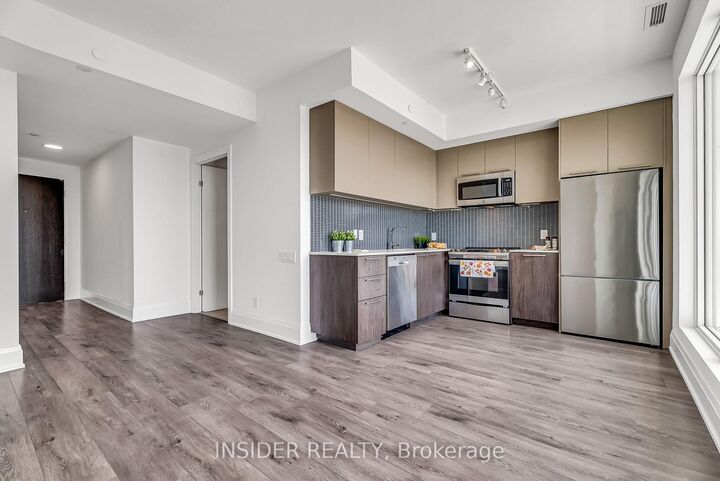 Photo de la propriété:  20 Brin Drive 1009  ON M8X 0B2 